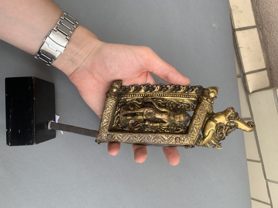 A GILT-COPPER EMBOSSED THRONE SECTION - 图6