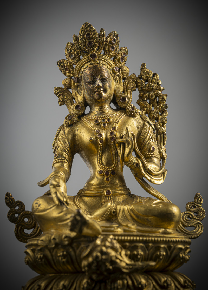 A GILT-BRONZE FIGURE OF SYAMATARA - 图5