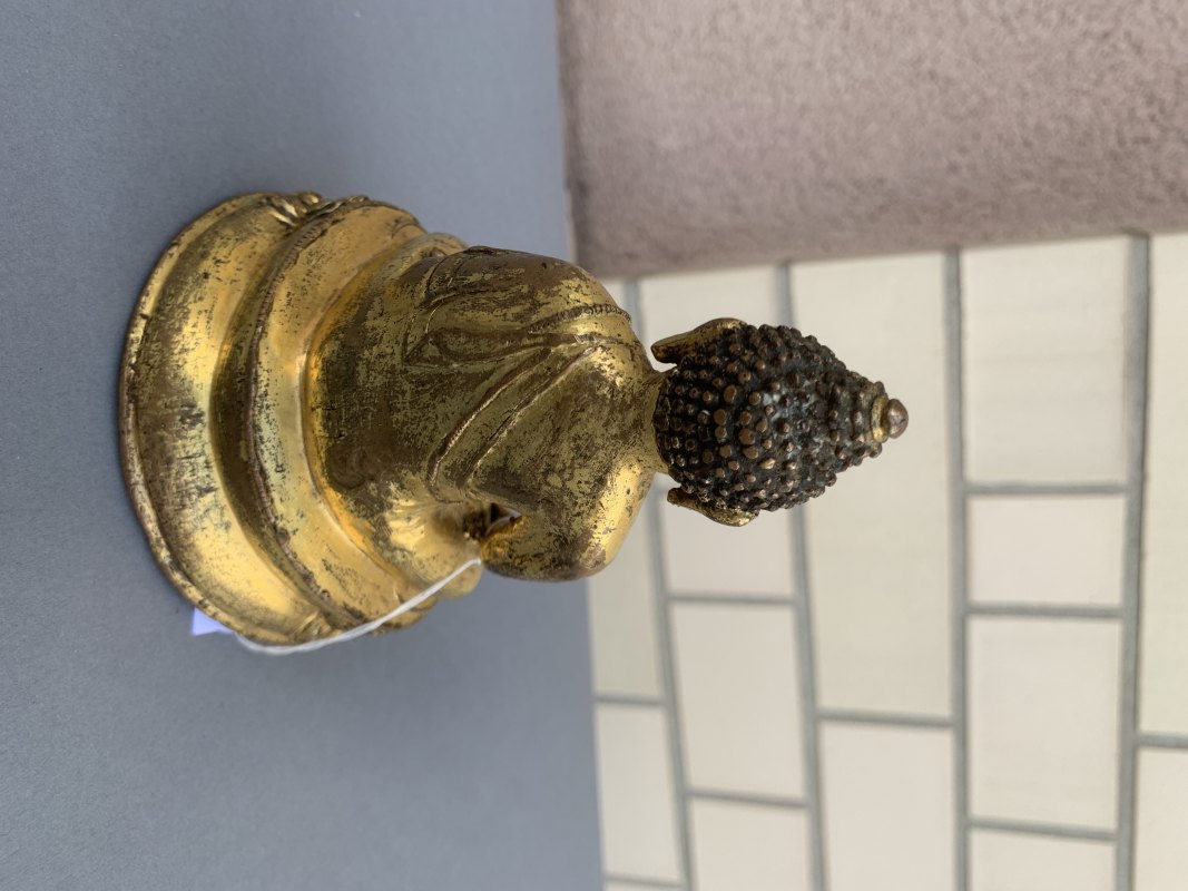 A GILT-COPPER FIGURE OF BUDDHA SHAKYAMUNI - 图8