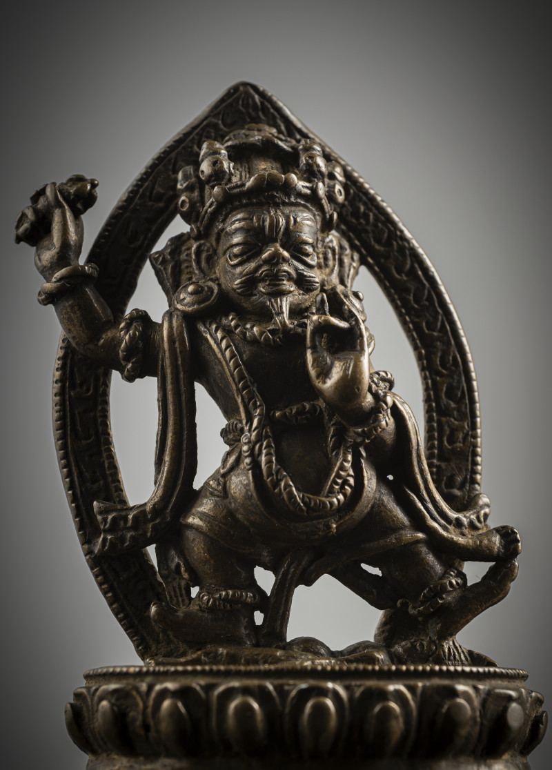 A BRONZE FIGURE OF VAJRAPANI - 图3