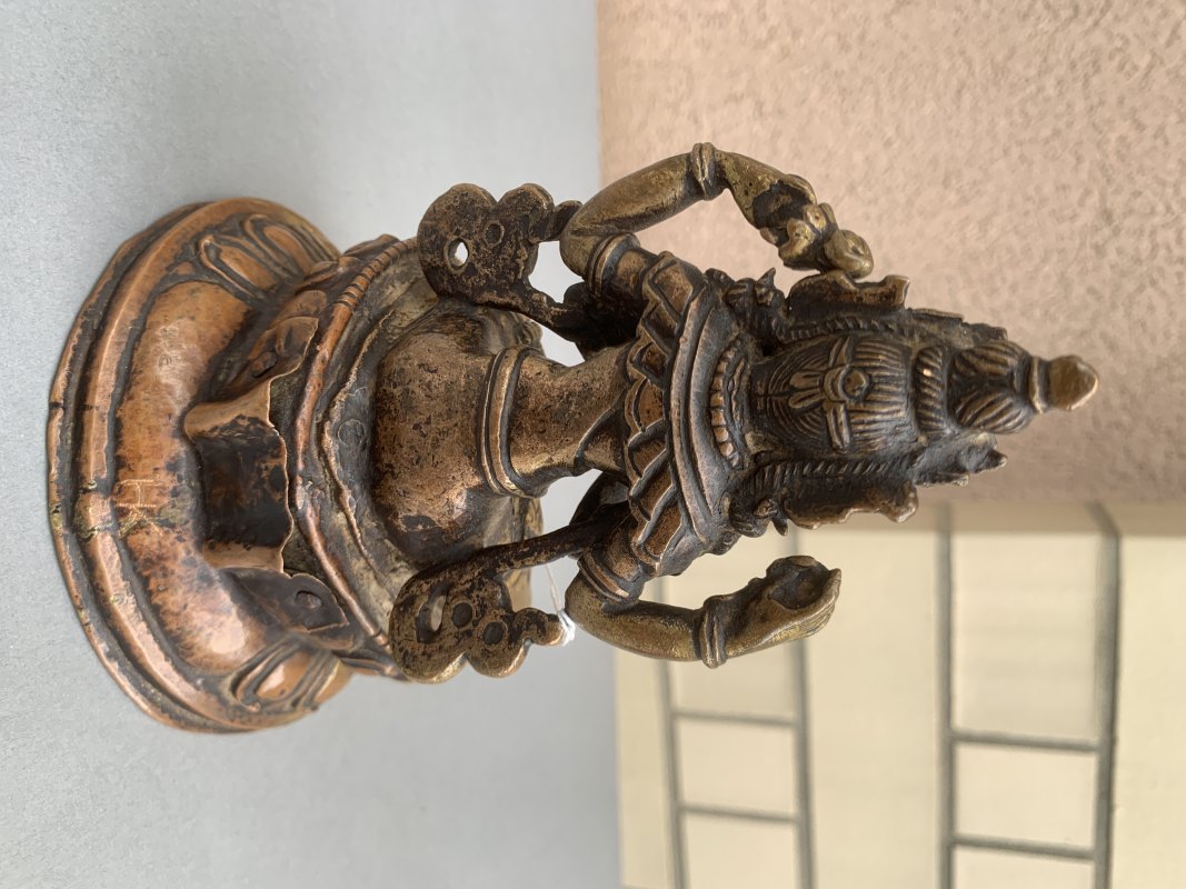 A gilt-bronze figure of Shadaksharilokeshvara - 图8