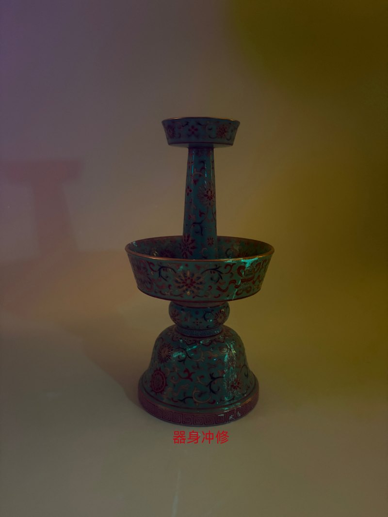 清乾隆 松石绿地粉彩莲托八宝纹烛台 - 图18