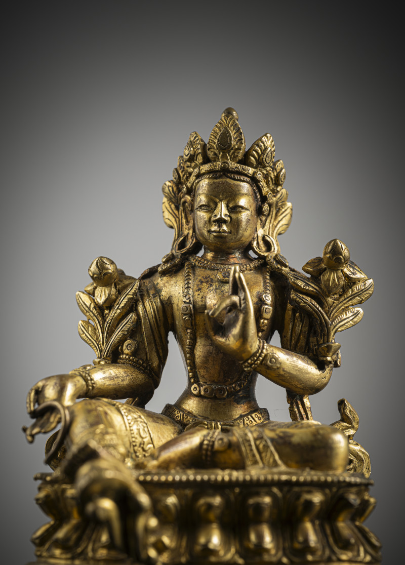 A GILT-BRONZE FIGURE OF SYAMATARA - 图5