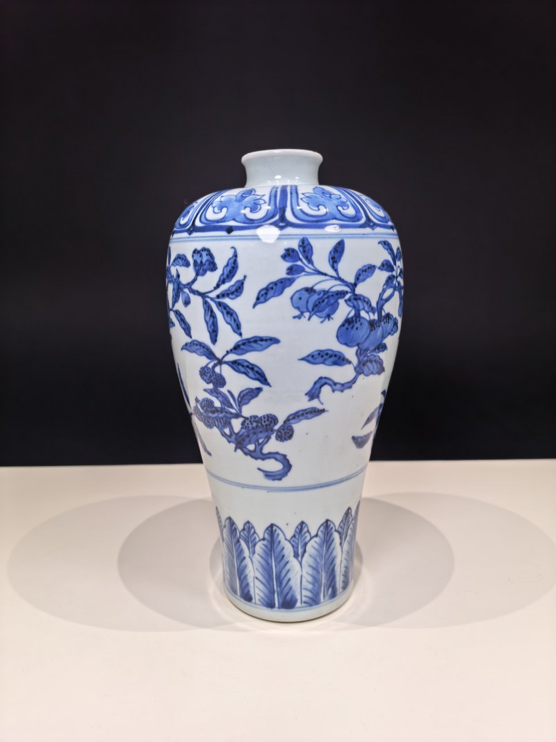 清雍正 仿永乐青花折枝花果纹梅瓶 - 图3