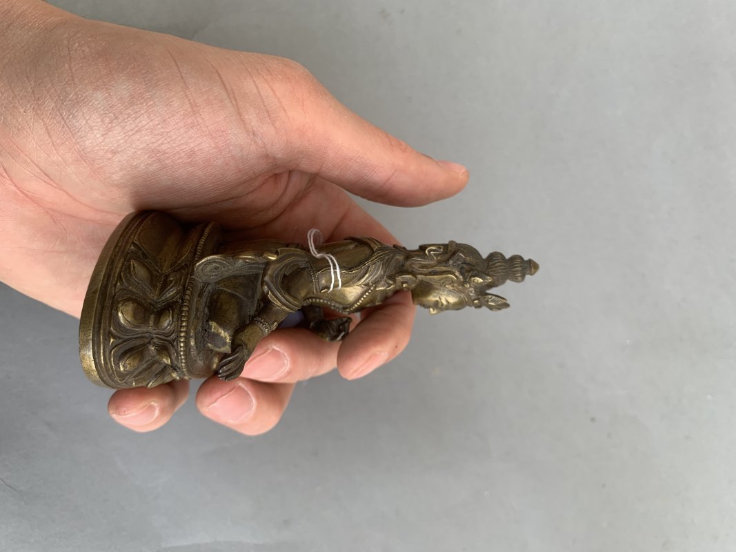 A BRONZE FIGURE OF A FEMALE DEITY - 图9