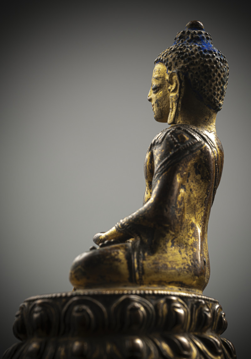 A GILT-COPPER FIGURE OF BUDDHA SHAKYAMUNI - 图4