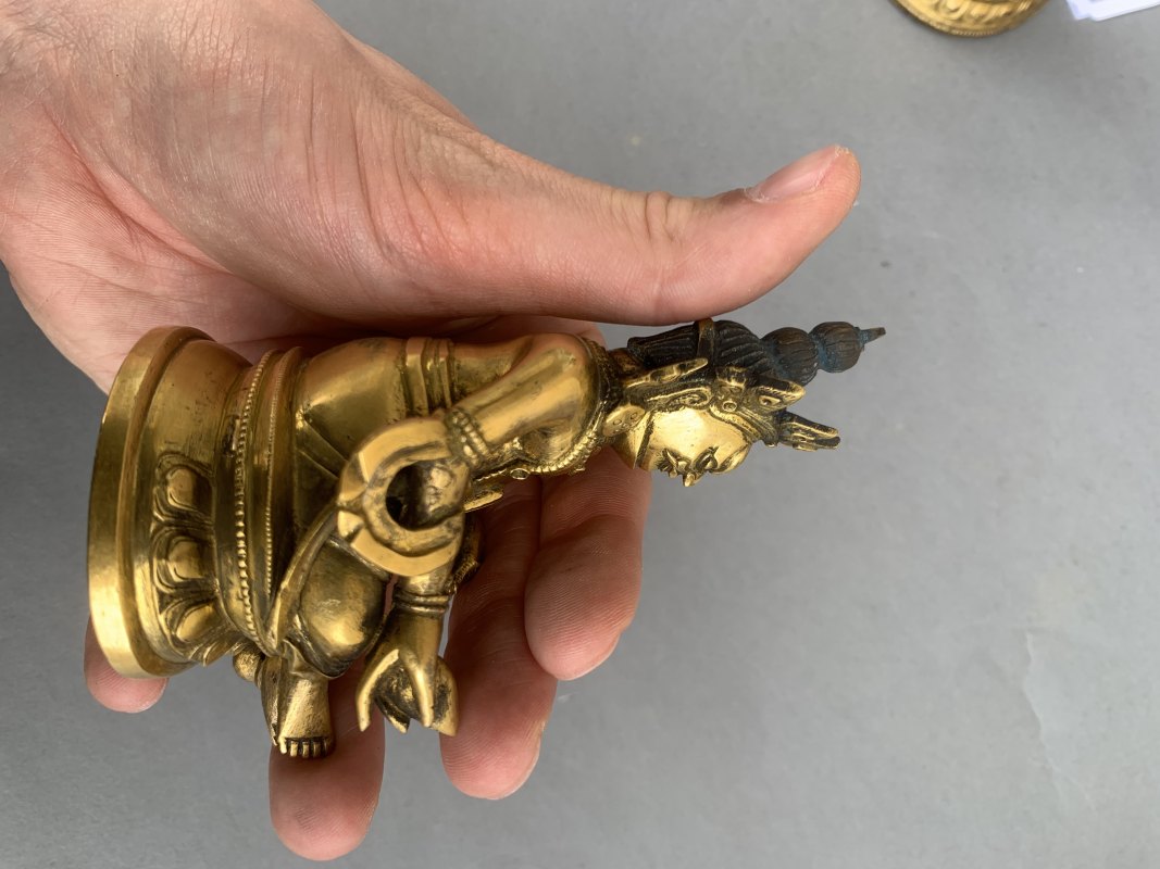 A GILT-BRONZE FIGURE OF VAISHRAVANA - 图9