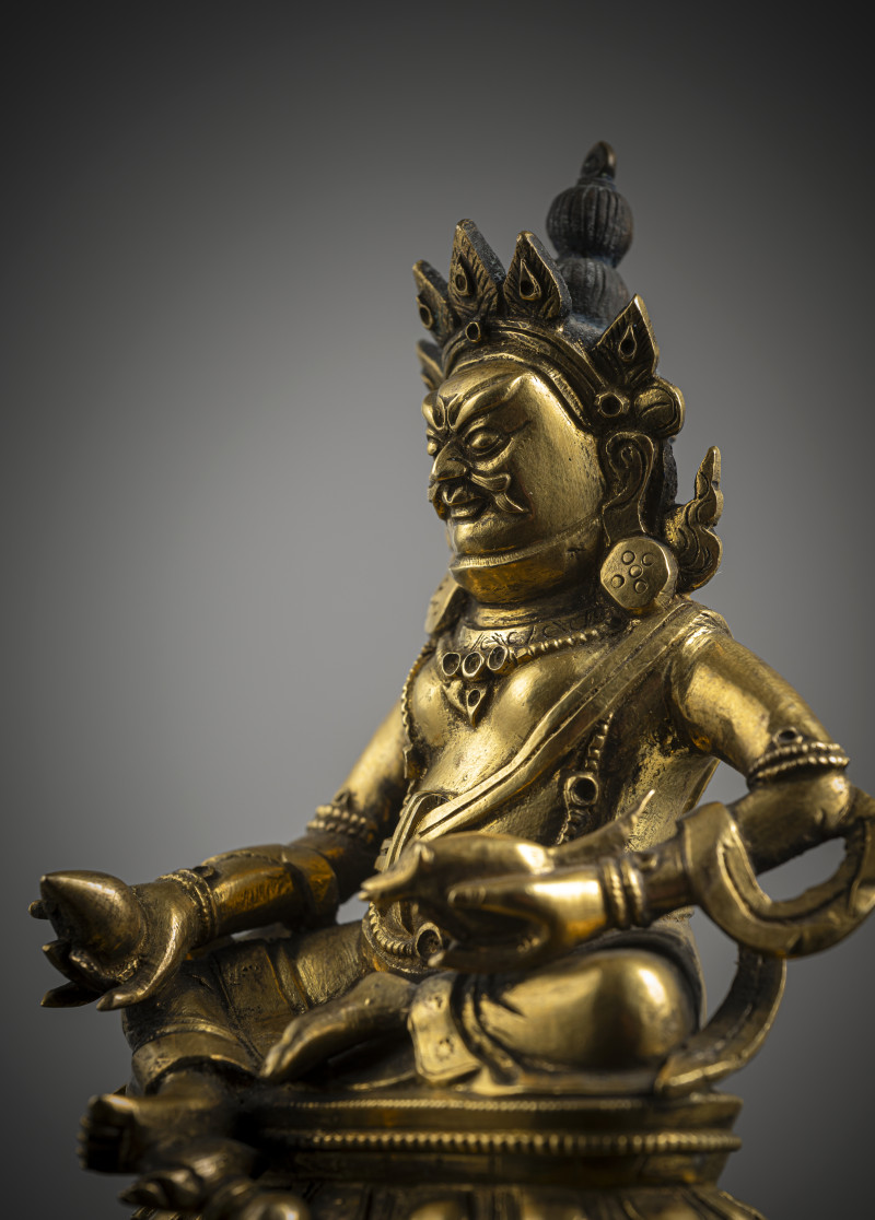 A GILT-BRONZE FIGURE OF VAISHRAVANA - 图4