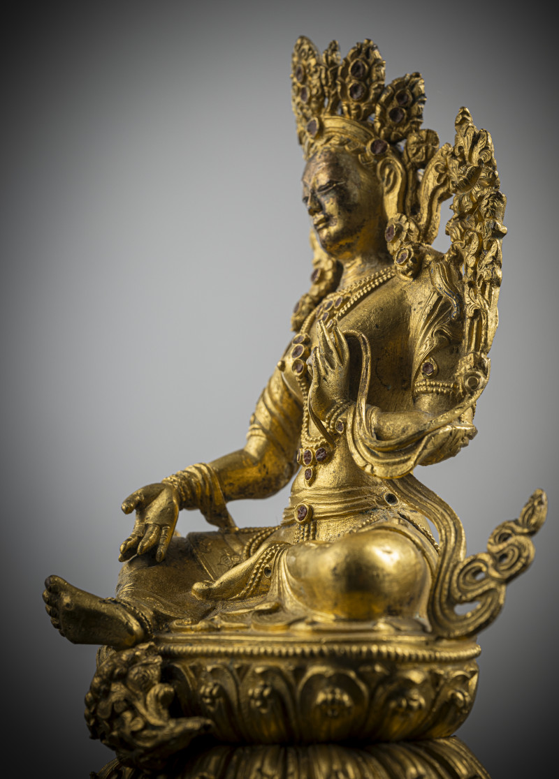 A GILT-BRONZE FIGURE OF SYAMATARA - 图3