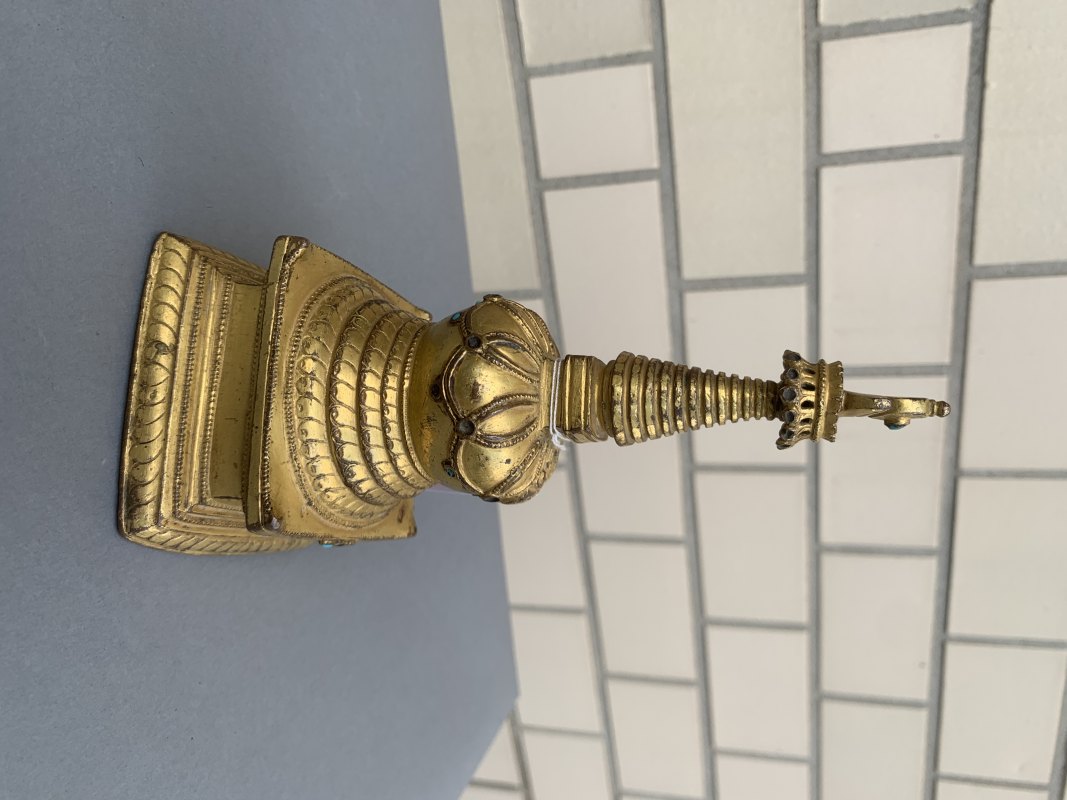 A GILT-BRONZE STUPA - 图6