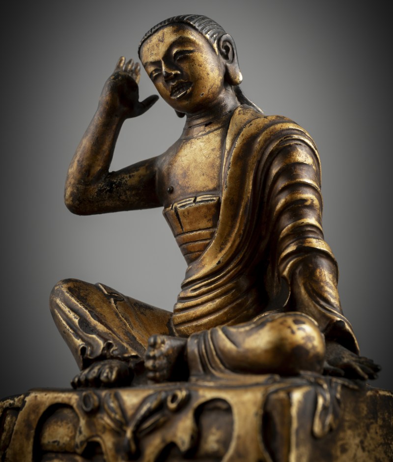 A GILT-LACQUERED TERRACOTTA FIGURE OF MILAREPA - 图5