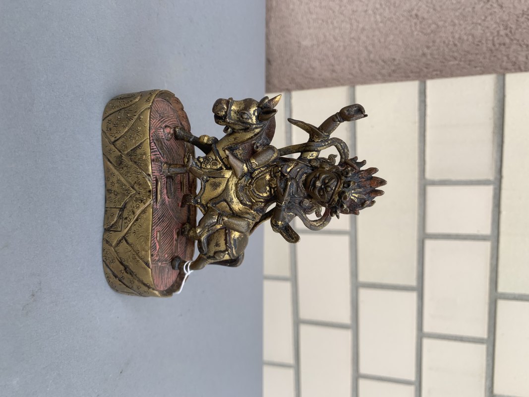 A GILT-BRONZE FIGURE OF SHRI DEVI - 图6