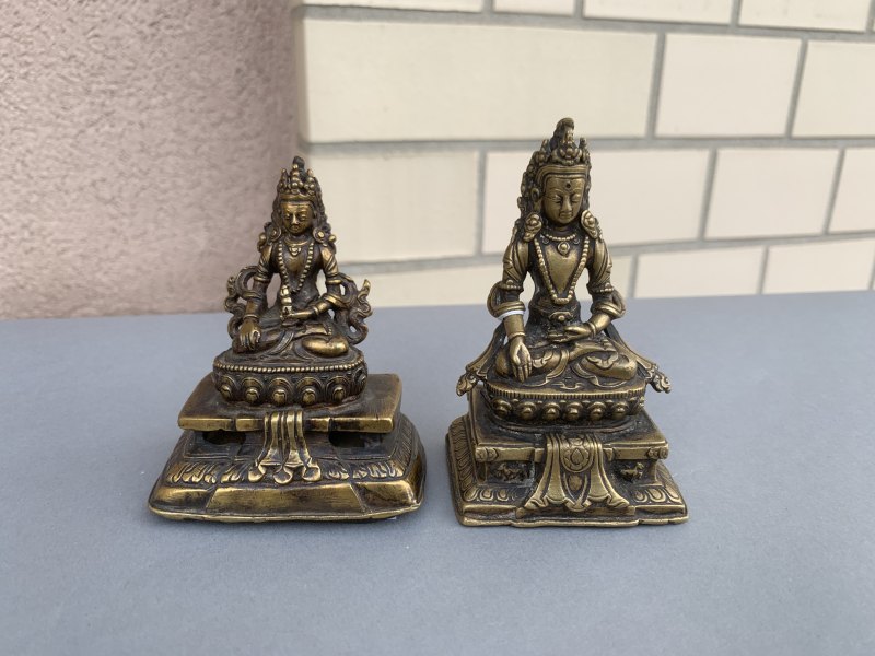 A PAIR OF TEMPLE BANNERS - 图5