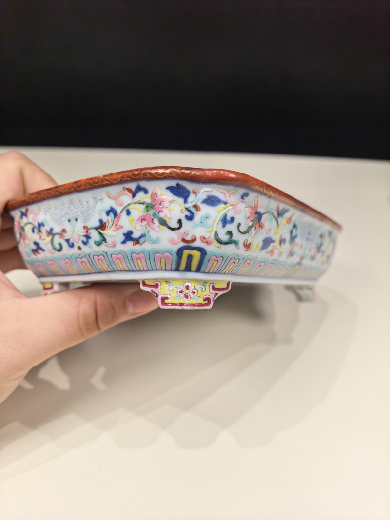 清乾隆 青花洋彩四方倭角水仙盆 - 图5