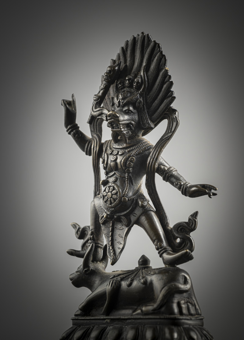 Bronze of Yama on a bull above a lotus throne - 图3
