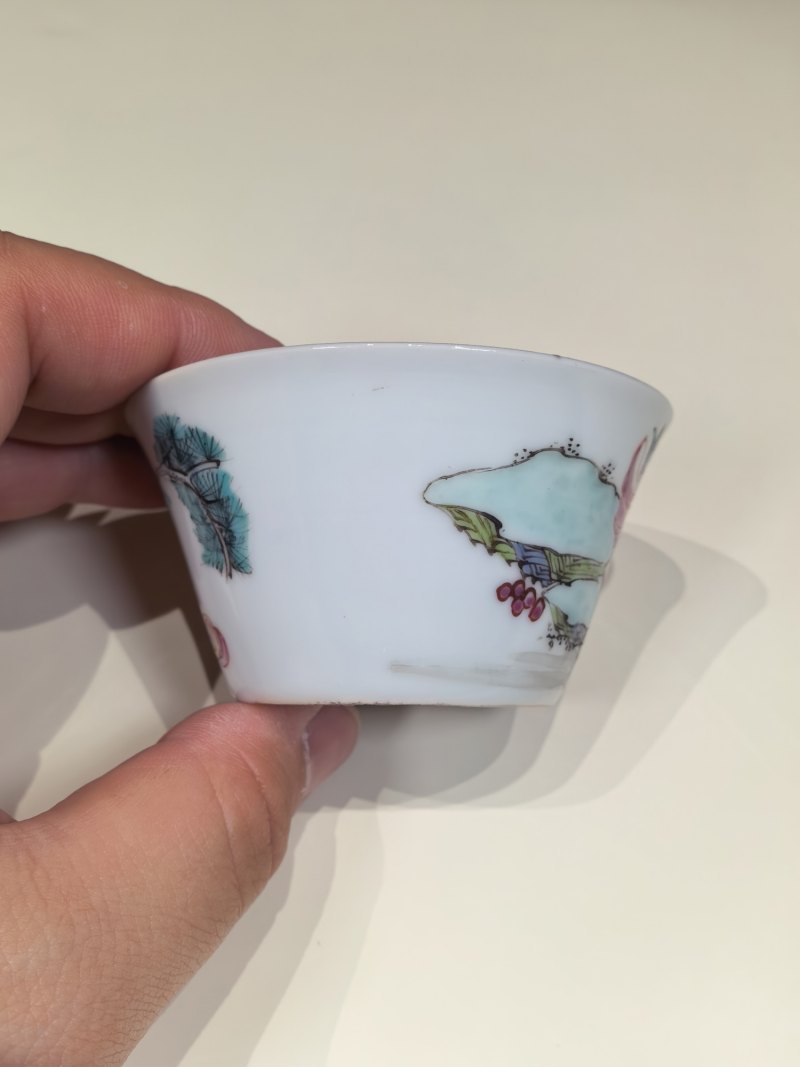 清雍正 粉彩人物马蹄杯 - 图5