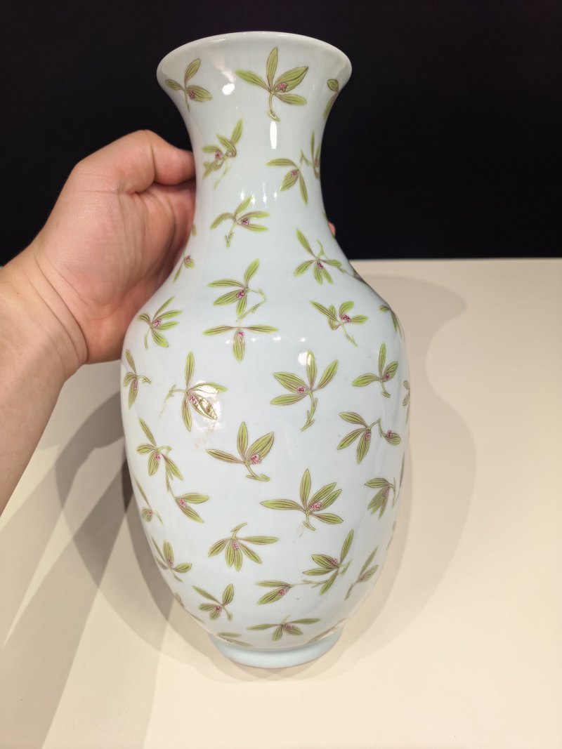 清道光 粉彩兰花纹瓶一对 - 图15