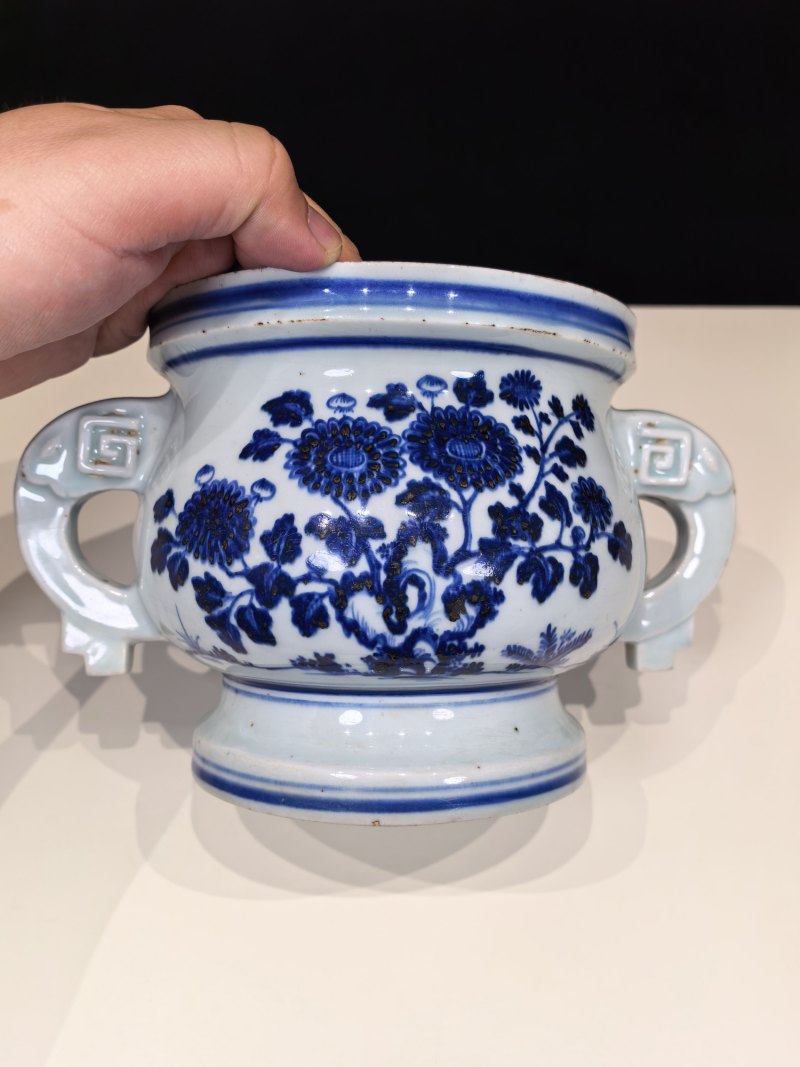 明宣德-正统 青花花卉纹象耳簋 - 图4