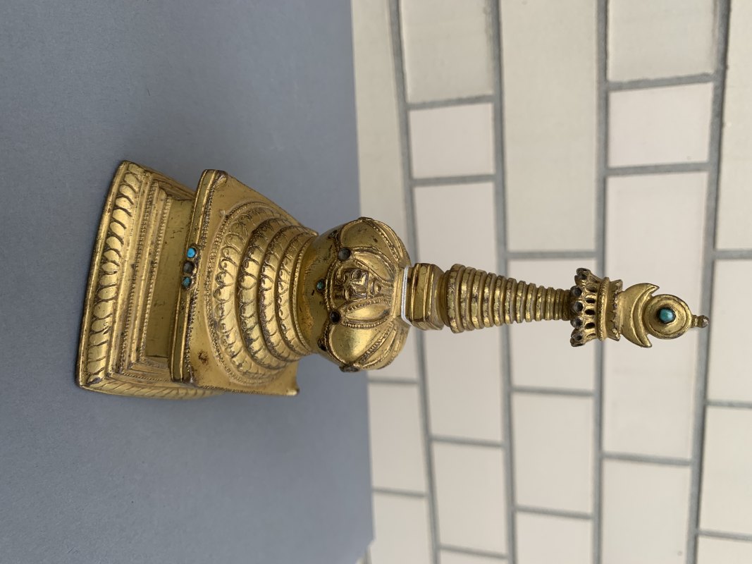 A GILT-BRONZE STUPA - 图7
