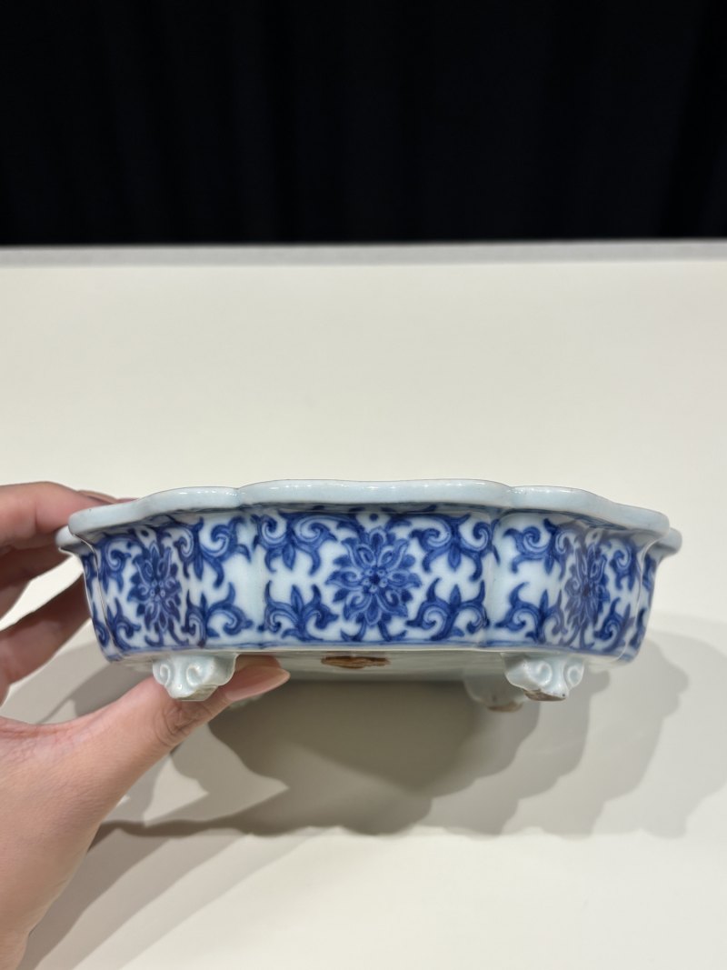 清乾隆 青花宝相花葵口洗 - 图3