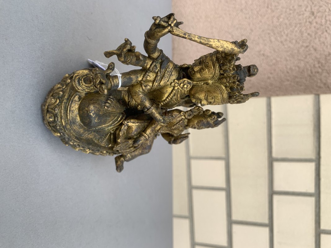 A GILT-BRONZE FIGURE OF MANJUGOSHA AND CONSORT - 图9