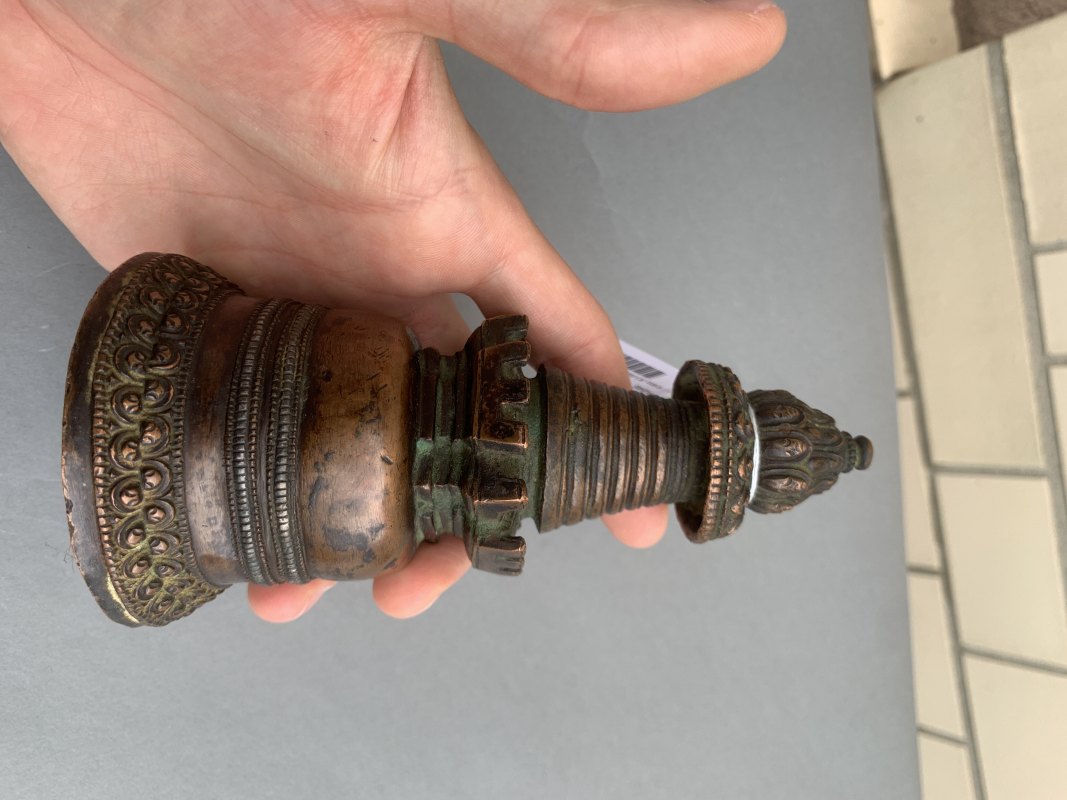 A COPPER STUPA WITH SILVER INLAYS - 图6