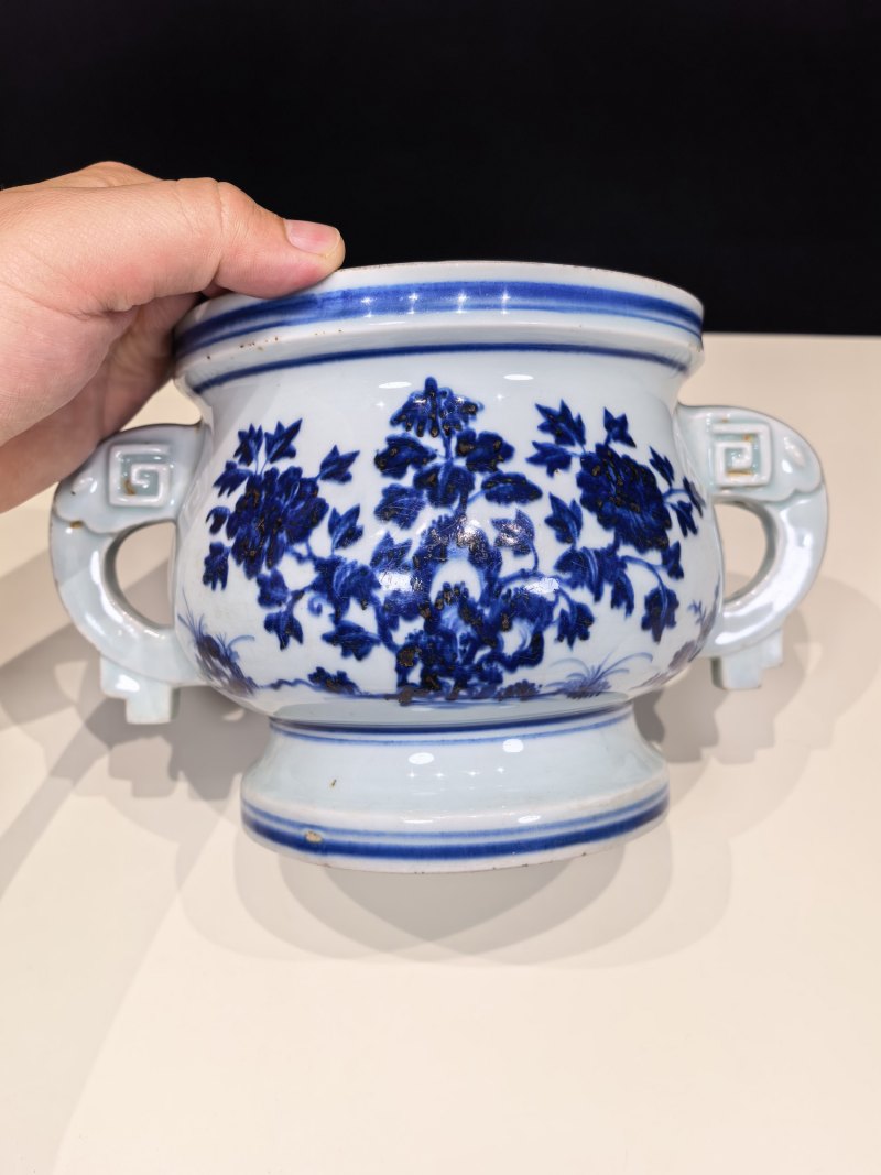 明宣德-正统 青花花卉纹象耳簋 - 图6
