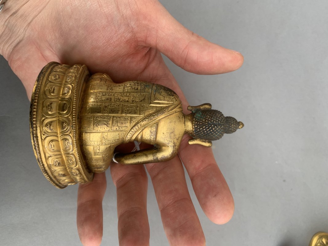 A GILT-BRONZE FIGURE OF BUDDHA SHAKYAMUNI - 图7