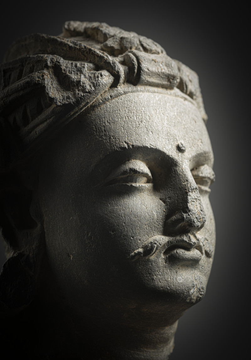 A GREY SCHIST HEAD OF A BODHISATTVA - 图4