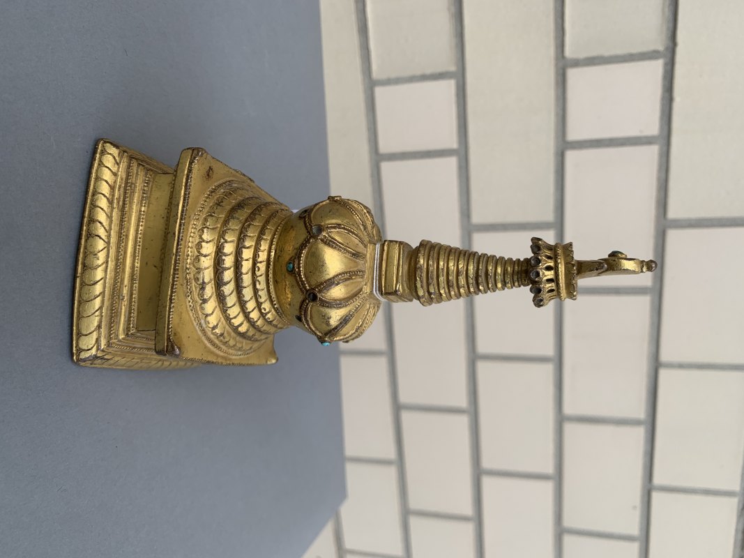 A GILT-BRONZE STUPA - 图8