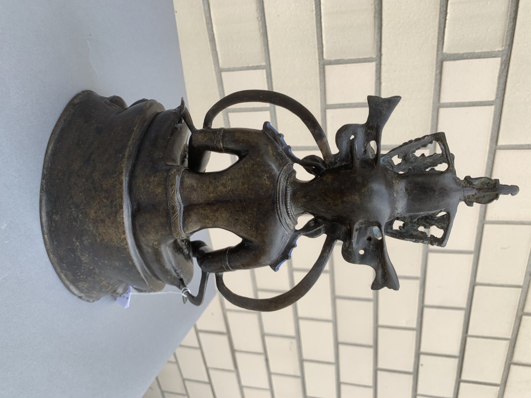 A BRONZE FIGURE OF RATNASAMBHAVA - 图8
