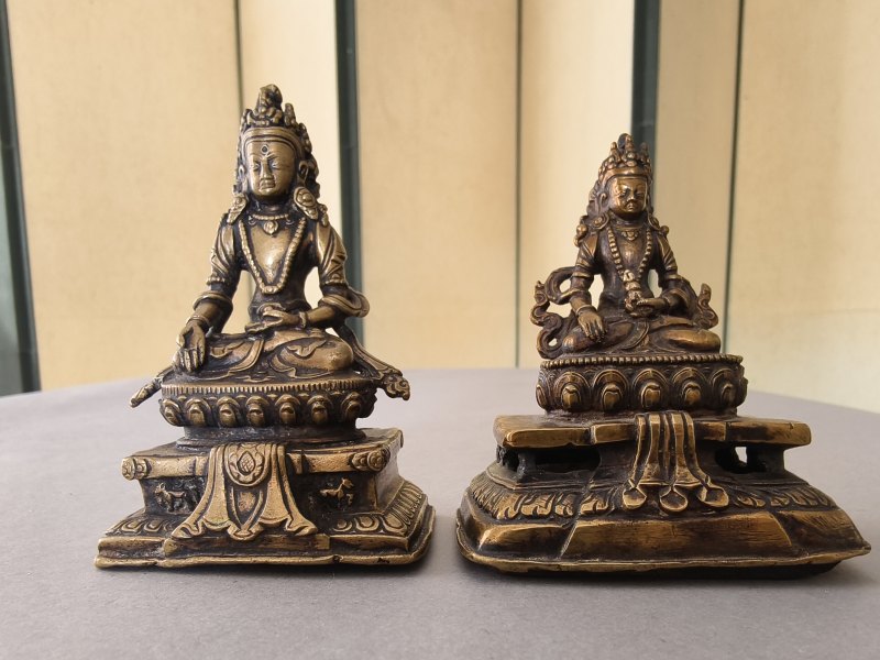 TWO BRONZE FIGURES OF RATNASAMBHAVA AND AKSHOBHYA - 图13