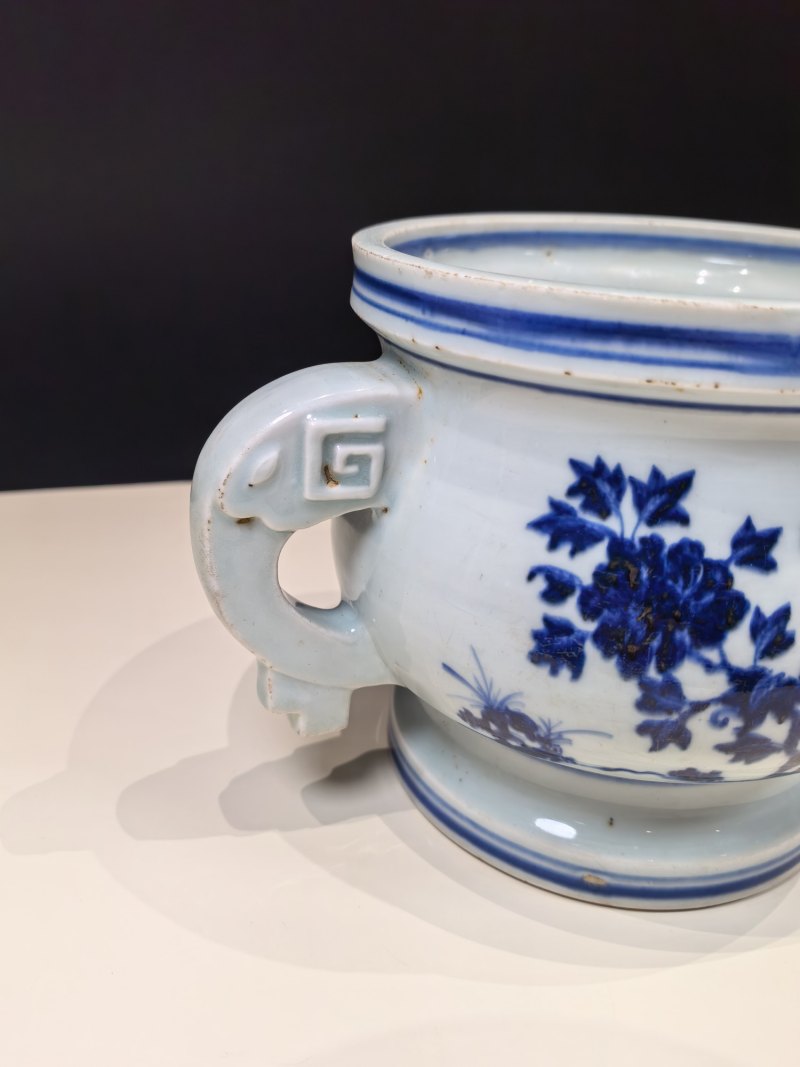 明宣德-正统 青花花卉纹象耳簋 - 图9