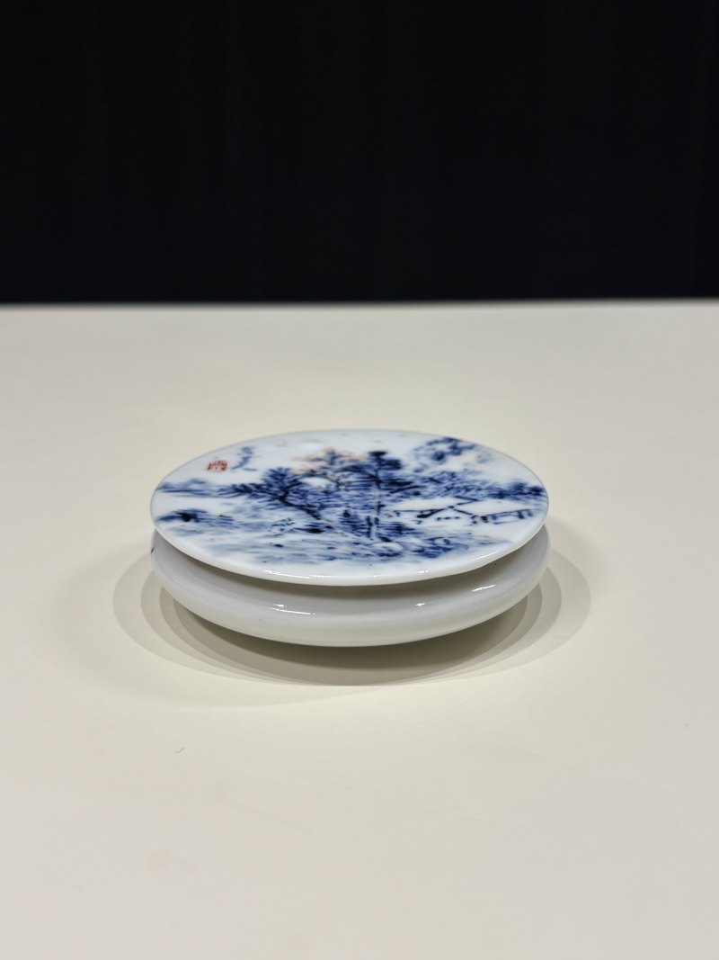 清光绪 程门款青花矾红雪景山水图小印泥盒 - 图2