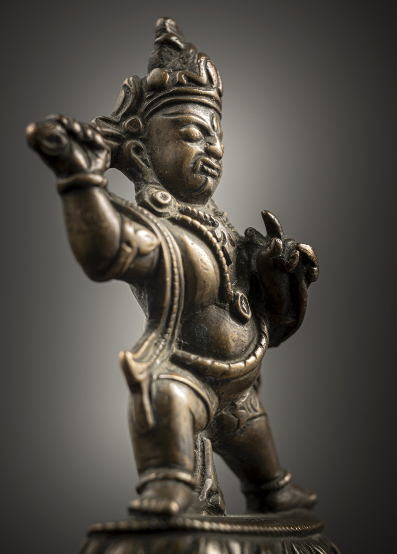 A BRONZE FIGURINE OF VAJRAPANI - 图5