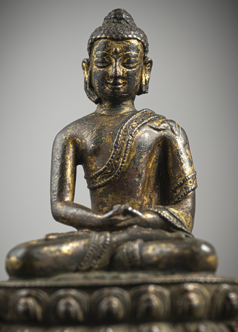 A GILT-COPPER FIGURE OF BUDDHA SHAKYAMUNI - 图5