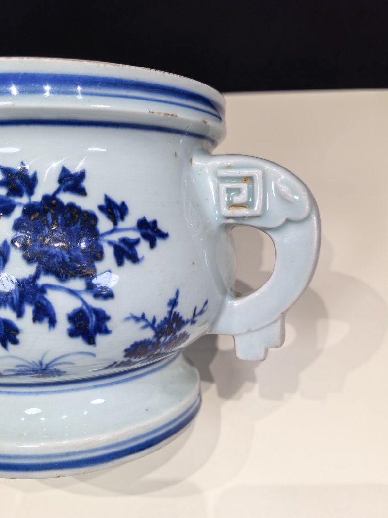 明宣德-正统 青花花卉纹象耳簋 - 图10