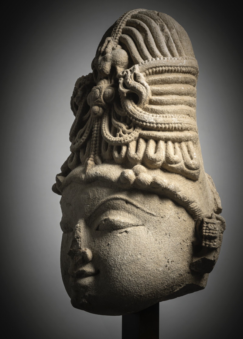 A BUFF SANDSTONE HEAD OF A FEMALE FIGURE - 图4