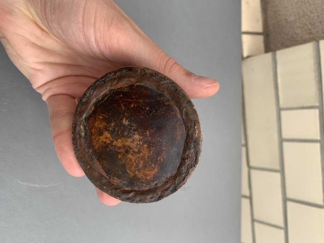 A COPPER STUPA WITH SILVER INLAYS - 图7