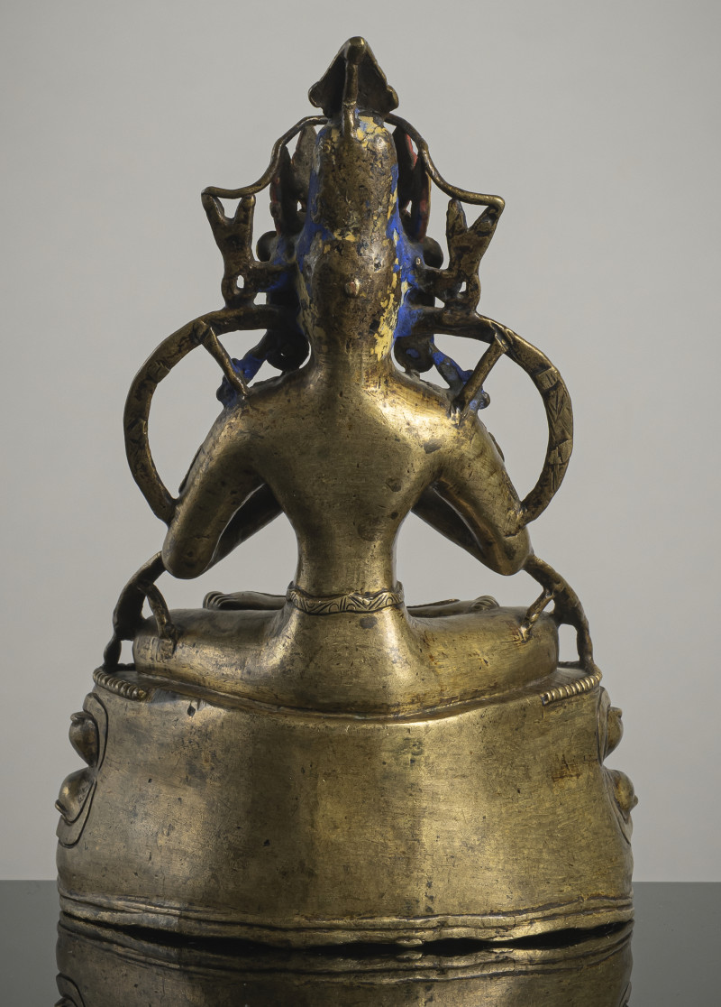A BRONZE FIGURE OF VAIROCANA - 图2