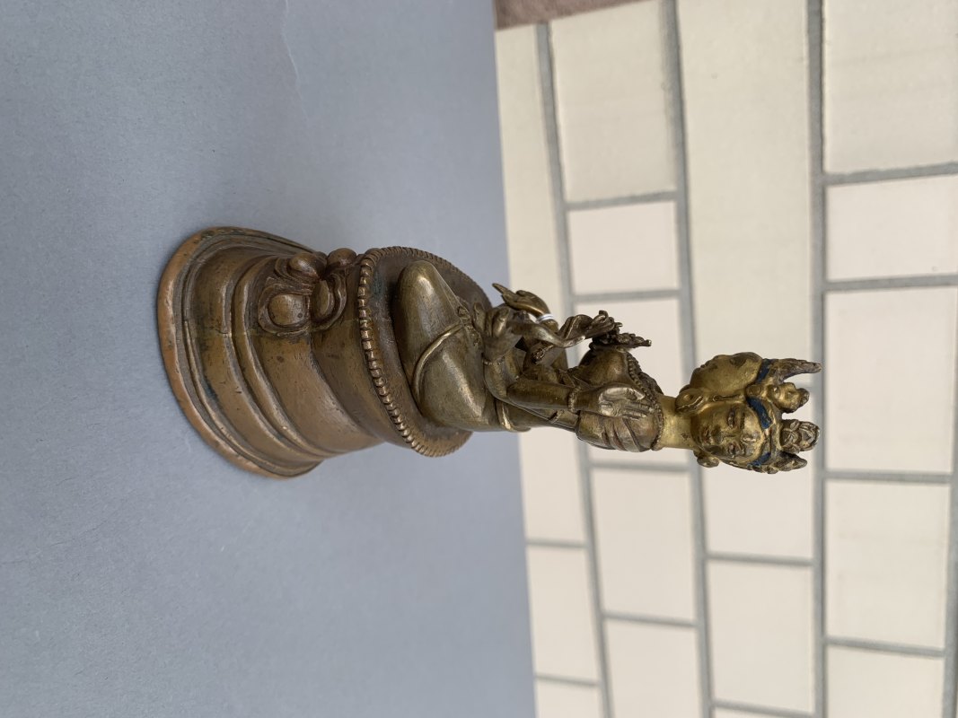 A BRONZE FIGURE OF USHNISHAVIJAYA - 图7
