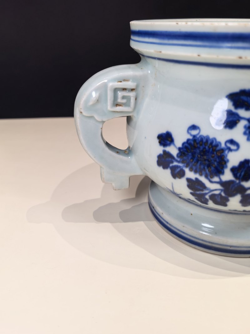 明宣德-正统 青花花卉纹象耳簋 - 图11