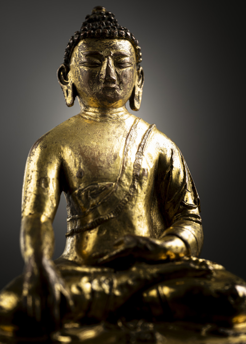 A GILT-COPPER FIGURE OF BUDDHA SHAKYAMUNI - 图5