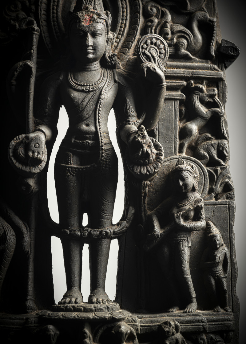 A PHYLLITE STONE STELE DEPICTING VISHNU - 图4