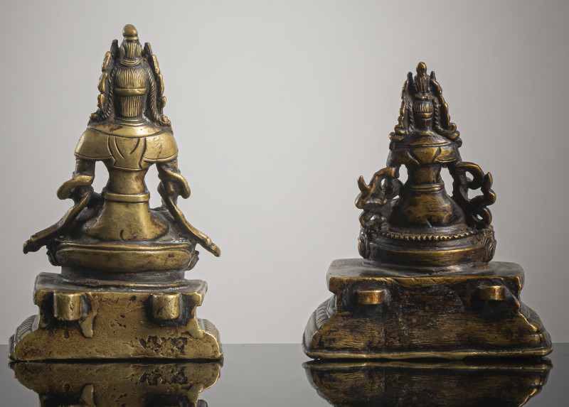 TWO BRONZE FIGURES OF RATNASAMBHAVA AND AKSHOBHYA - 图2