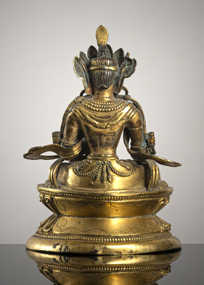 A GILT-COPPER REPOUSSÉ FIGURE OF A BODHISATTVA - 图2