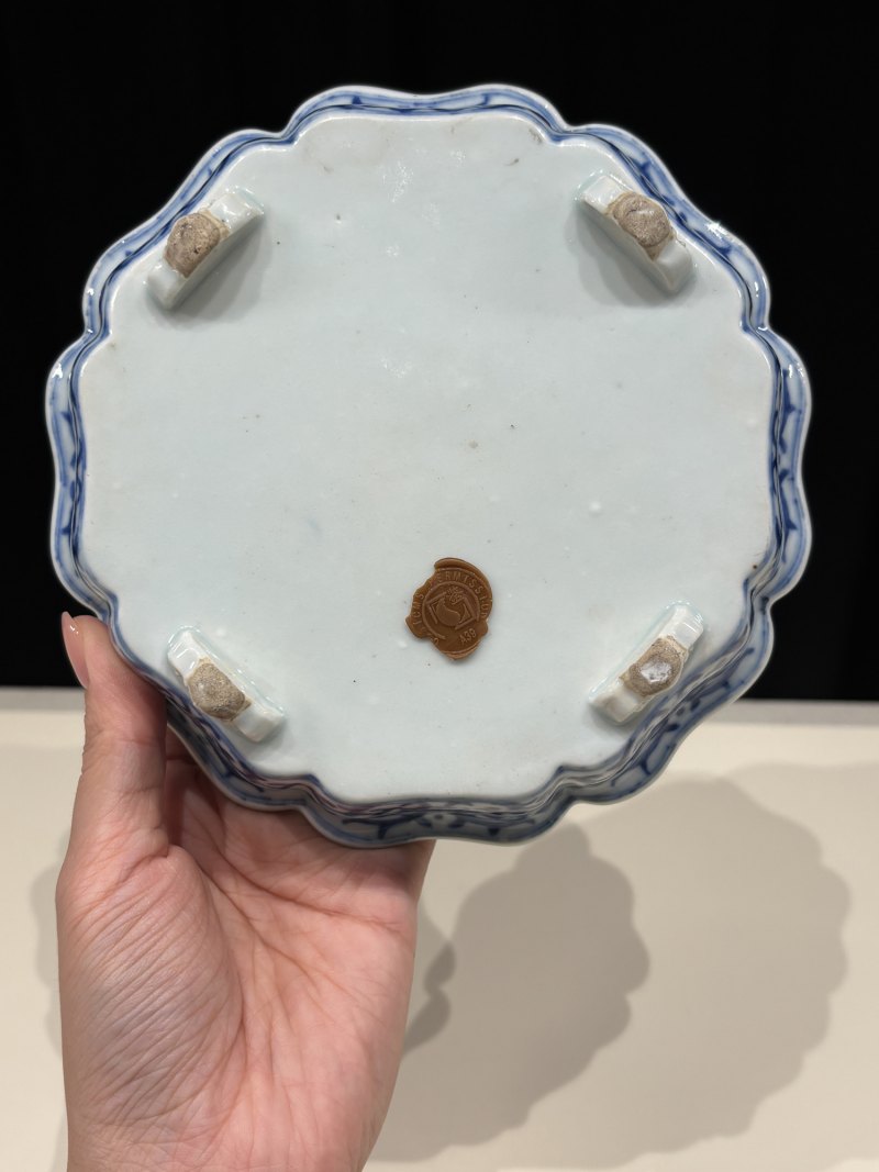 清乾隆 青花宝相花葵口洗 - 图10