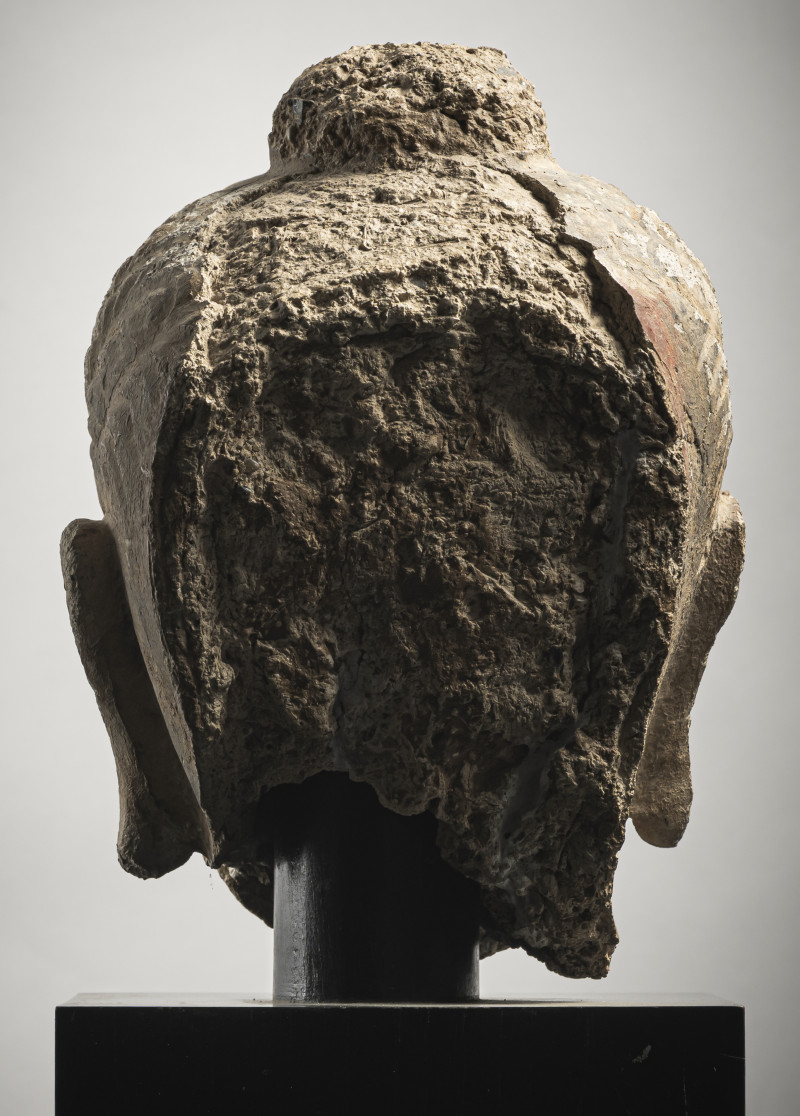 A STUCCO HEAD OF BUDDHA SHAKYAMUNI - 图2