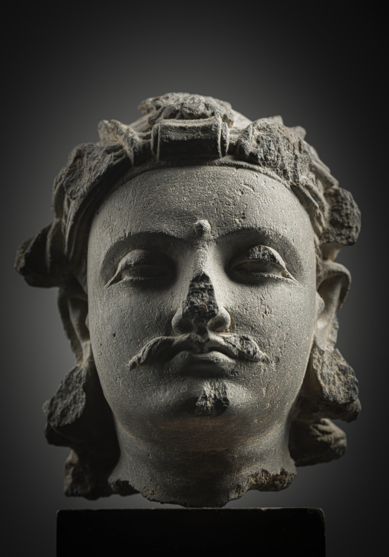 A GREY SCHIST HEAD OF A BODHISATTVA - 图5