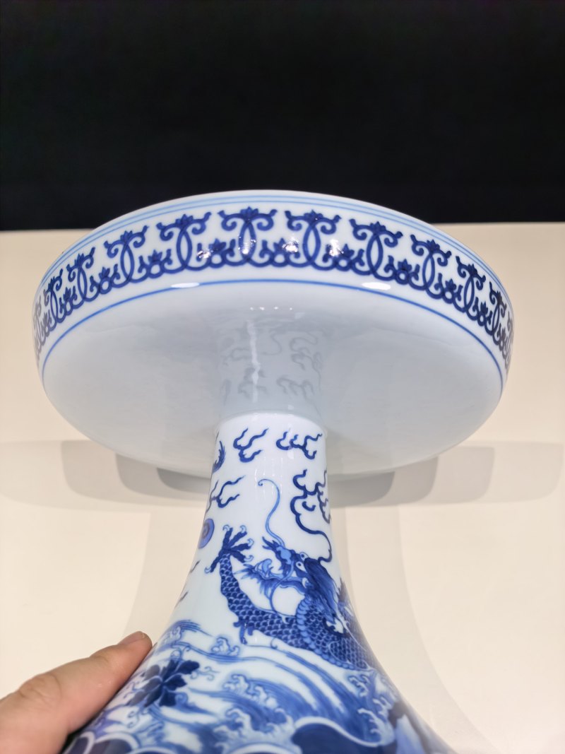 清乾隆 青花海水江崖鱼化龙纹高足盘 - 图6